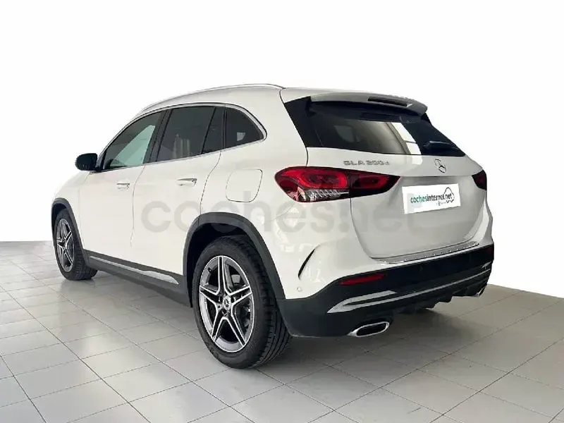 Usado Mercedes GLA200 150 CV (110 kW) 2023 Blanco SUV