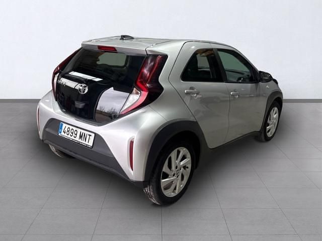 Usado Toyota Aygo X-play 69 CV (50 kW) 2024 Gris