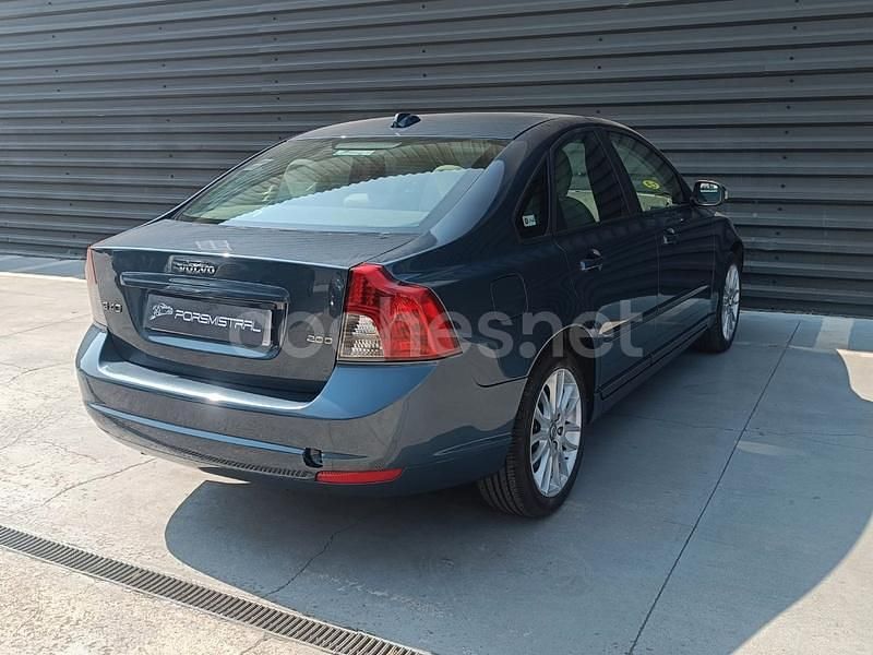Usado Volvo S40 Kinetic 136 CV (100 kW) 2007 Azul Berlina