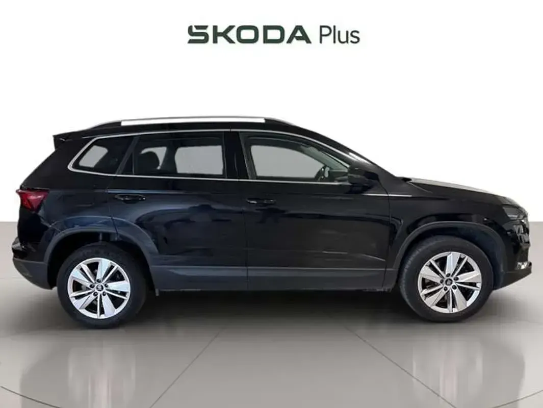 Usado Skoda Karoq Selection 150 CV (110 kW) 2025 Negro SUV