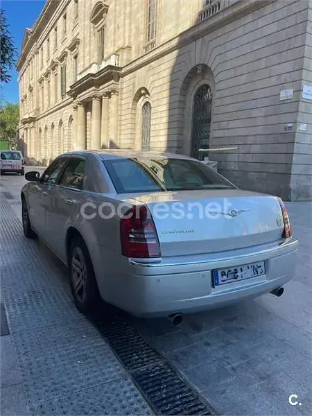 Usado Chrysler 300C 253 CV (186 kW) 2007 Gris / plata Berlina