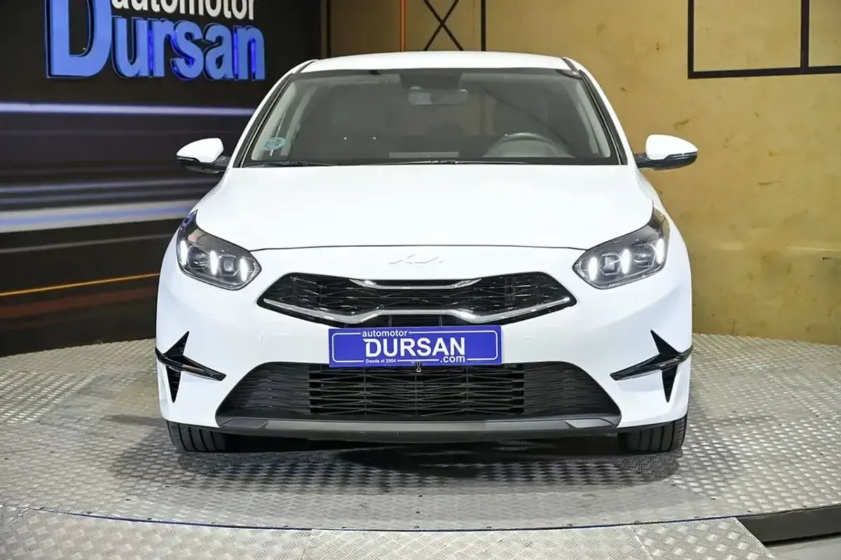 Usado Kia Ceed 100 CV (73 kW) 2024 Blanco Utilitario