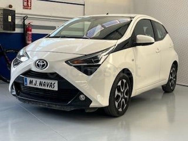 Usado Toyota Aygo X-clusiv 72 CV (52 kW) 2019 Blanco Utilitario