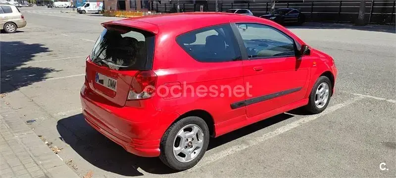 Usado Chevrolet Kalos Sport 94 CV (69 kW) 2005 Rojo Berlina