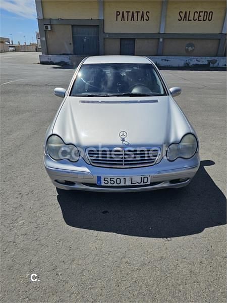 Usado Mercedes C200 Elegance 163 CV (119 kW) 2003 Gris / plata Berlina