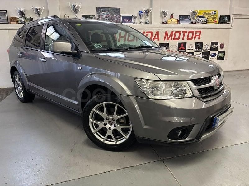 Usado Fiat Freemont Lounge 170 CV (125 kW) 2013 Gris / plata SUV