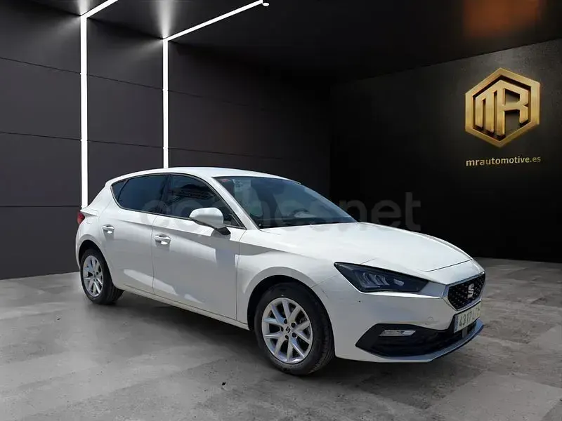 Käytetty Seat Leon Style 115 HP (84 kW) 2021 Valkoinen Sedan