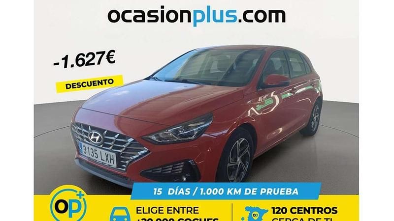 Usado Hyundai i30 120 CV (88 kW) 2022 Rojo Utilitario