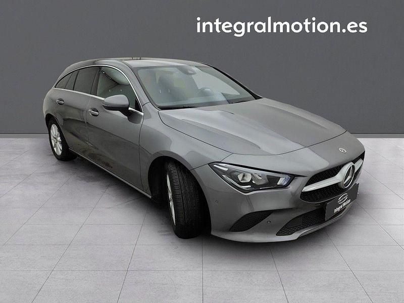 Usado Mercedes CLA180 115 CV (84 kW) 2020 Gris Berlina