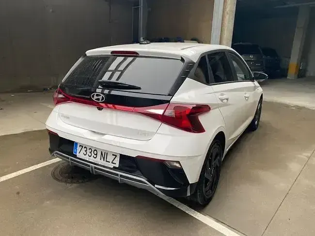 Nuevo Hyundai i20 Blackline 90 CV (66 kW) 2026 Blanco Utilitario
