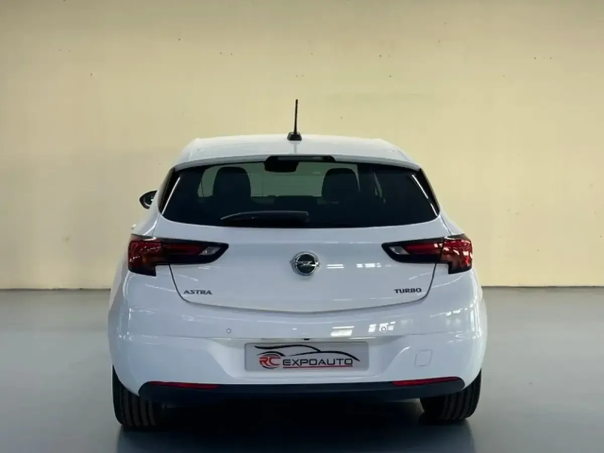 Usado Opel Astra Dynamic 150 CV (110 kW) 2018 Blanco Berlina