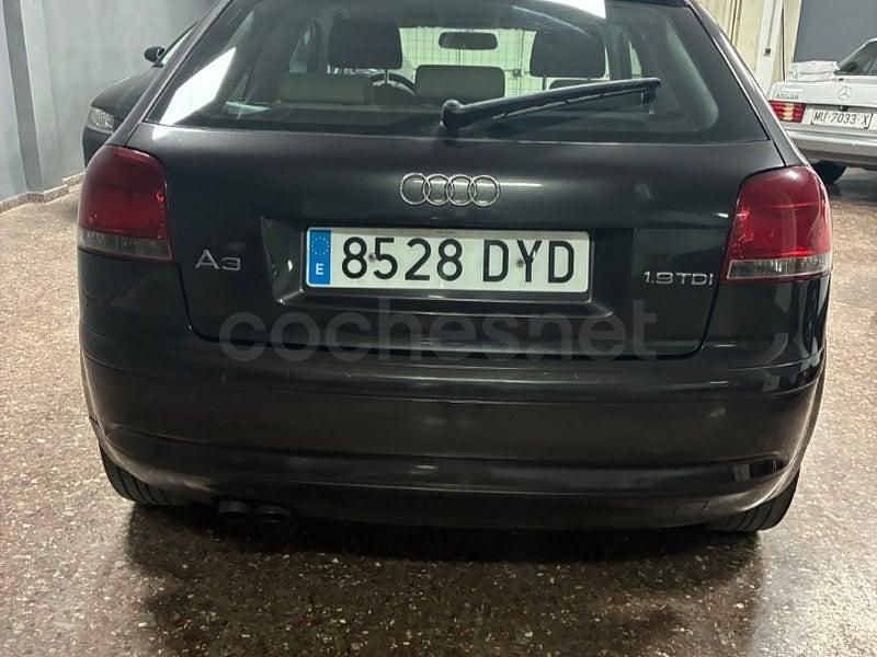 Usado Audi A3 Ambiente 105 CV (77 kW) 2005 Negro Utilitario