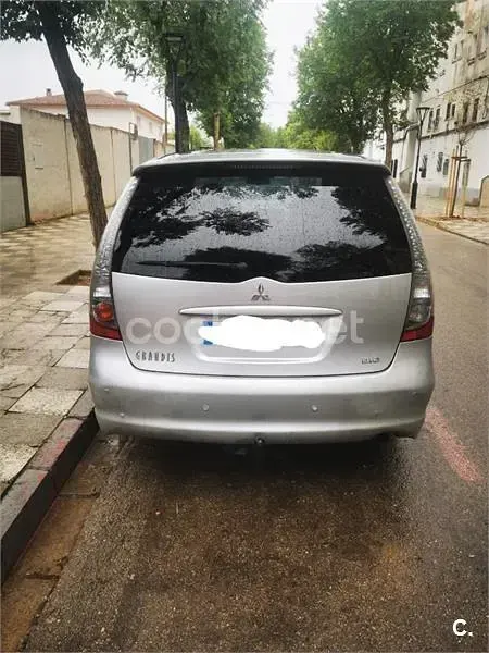 Usado Mitsubishi Grandis Instyle 136 CV (100 kW) 2007 Gris / plata Monovolumen