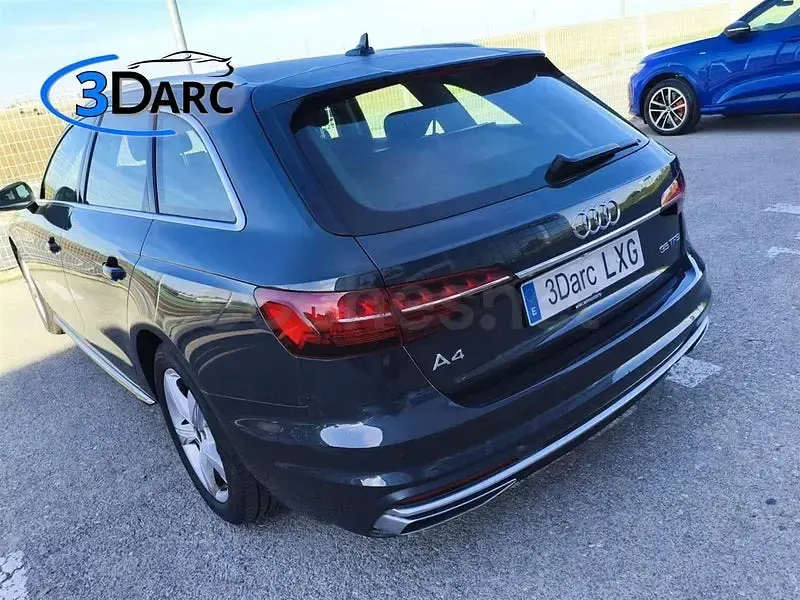 Usado Audi A4 Advanced Plus 150 CV (110 kW) 2022 Gris / plata Familiar