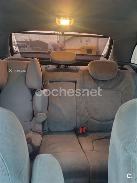 Usado Citroën C5 110 CV (80 kW) 2005 Beige Berlina