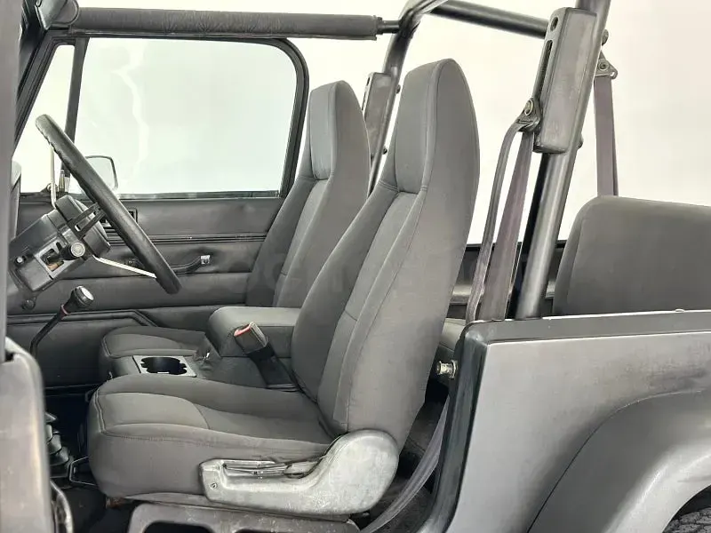 Usado Jeep Wrangler 121 CV (88 kW) 1995 Negro SUV