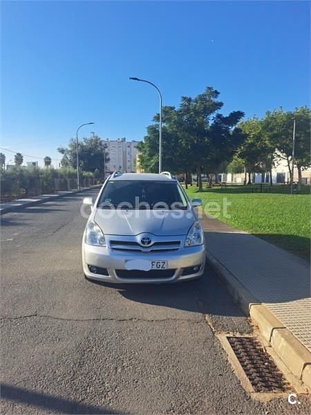 Usado Toyota Corolla Verso Luna 136 CV (100 kW) 2006 Gris / plata Monovolumen