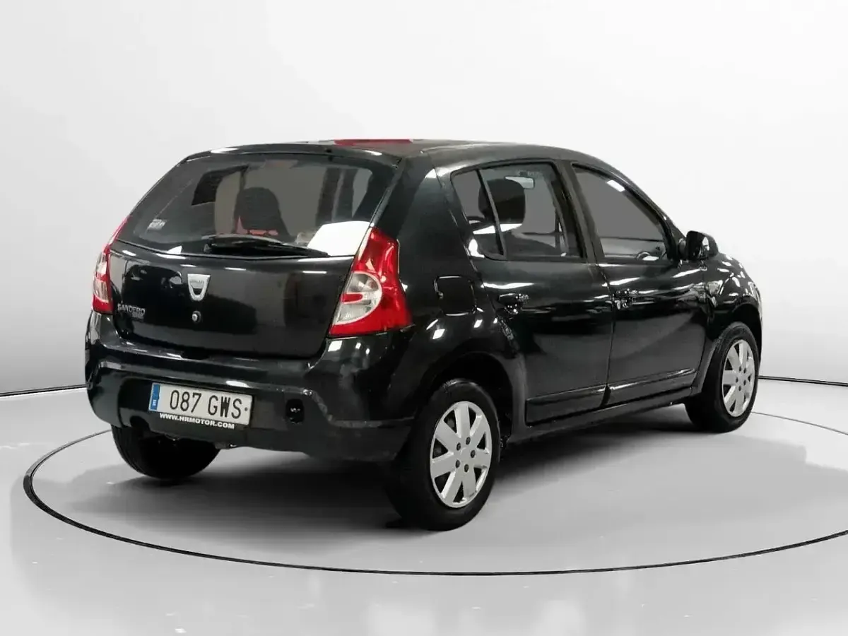 Używany Dacia Sandero Lauréate 75 KM (55 kW) 2010 Sedan/Limuzyna