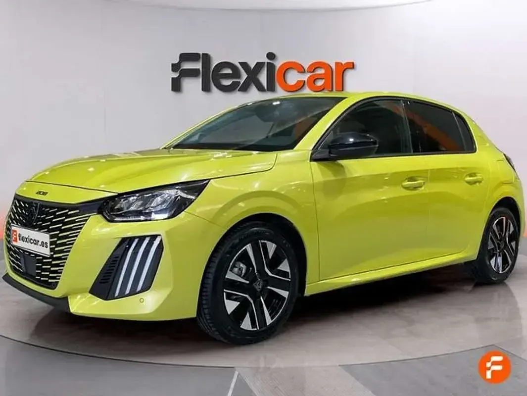 Usado Peugeot 208 Allure 101 CV (74 kW) 2025 Amarillo Utilitario