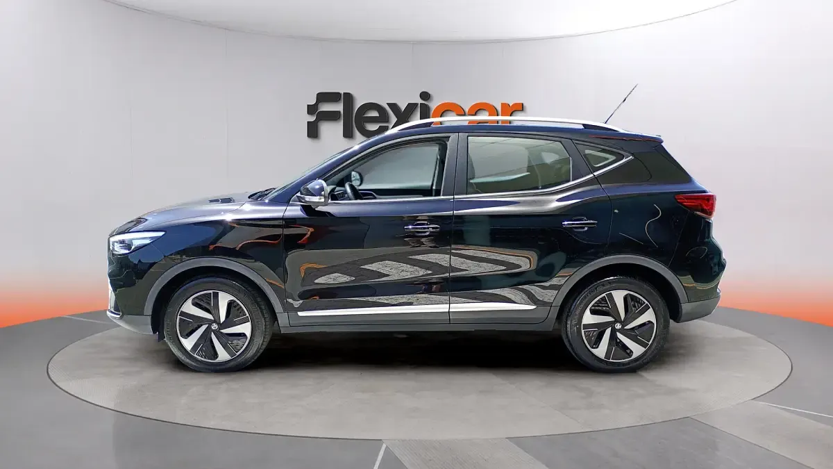 Usado MG ZS Luxury 114 kW (156 CV) 2022 Negro SUV