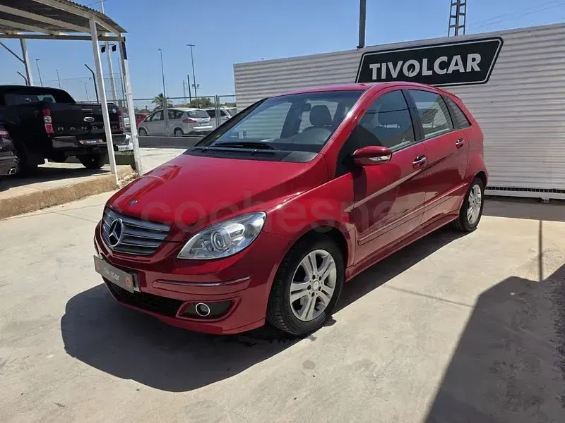 Usado Mercedes B200 140 CV (102 kW) 2007 Rojo Monovolumen