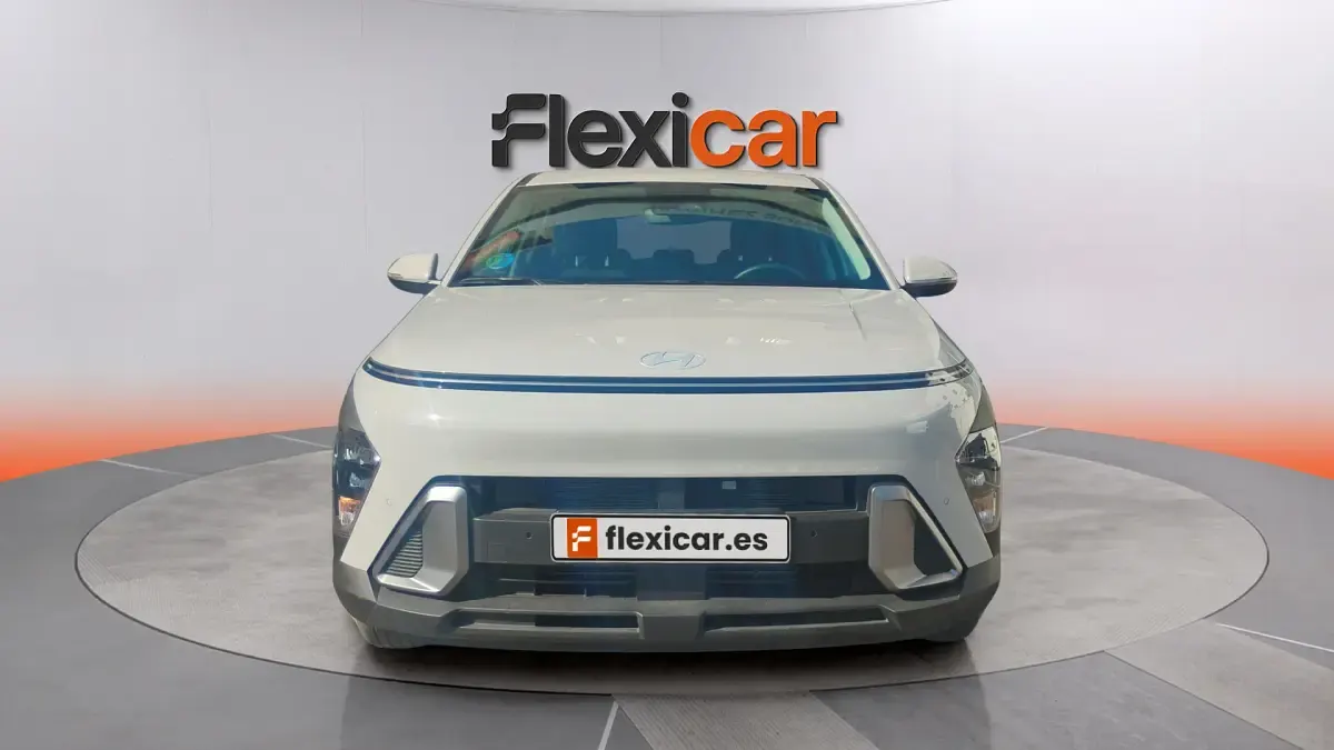 Usado Hyundai Kona 141 CV (103 kW) 2024 Gris SUV