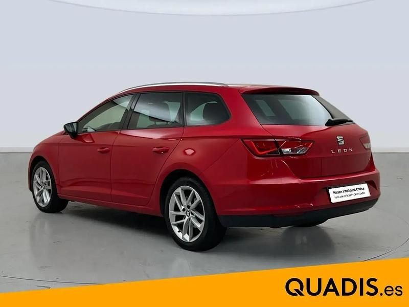 Käytetty Seat Leon Style 122 HP (89 kW) 2014 Punainen Farmari