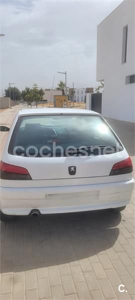 Usado Peugeot 306 90 CV (66 kW) 2001 Blanco Berlina