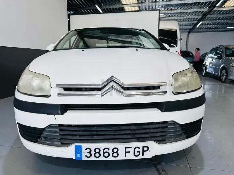 Używany Citroën C4 92 KM (67 kW) 2007 Biały Sedan/Limuzyna
