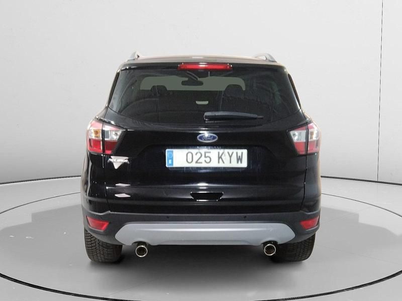 Usado Ford Kuga Trend+ 151 CV (111 kW) 2019 Plata SUV