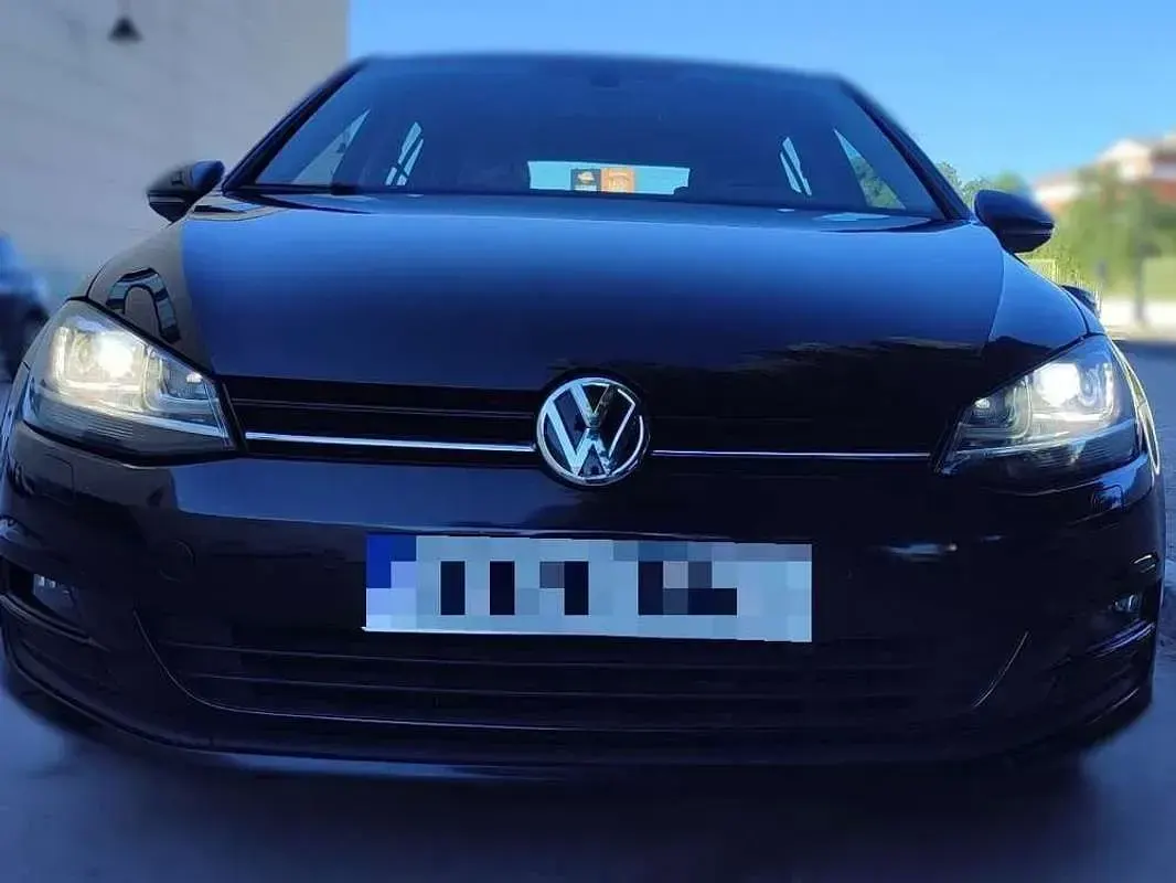 Usado VW Golf VII Advance 105 CV (77 kW) 2013 Negro Utilitario