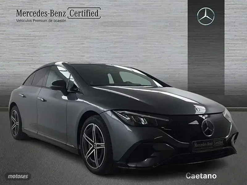 Usado Mercedes EQE350 AMG line 214 kW (292 CV) 2024 Gris / plateado Berlina