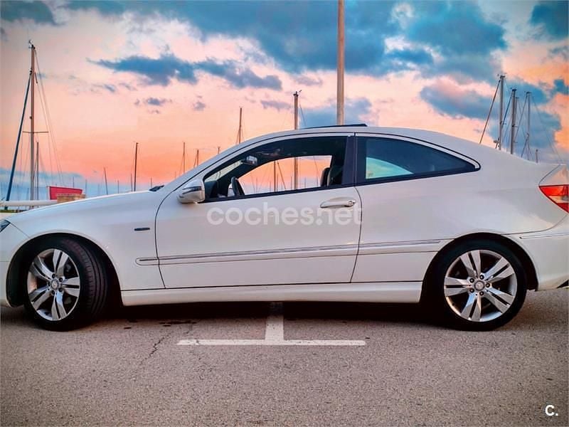 Blanco Usado 2010 Mercedes CLC160 Style Utilitario | 10.000 € - Imagen 1/4
