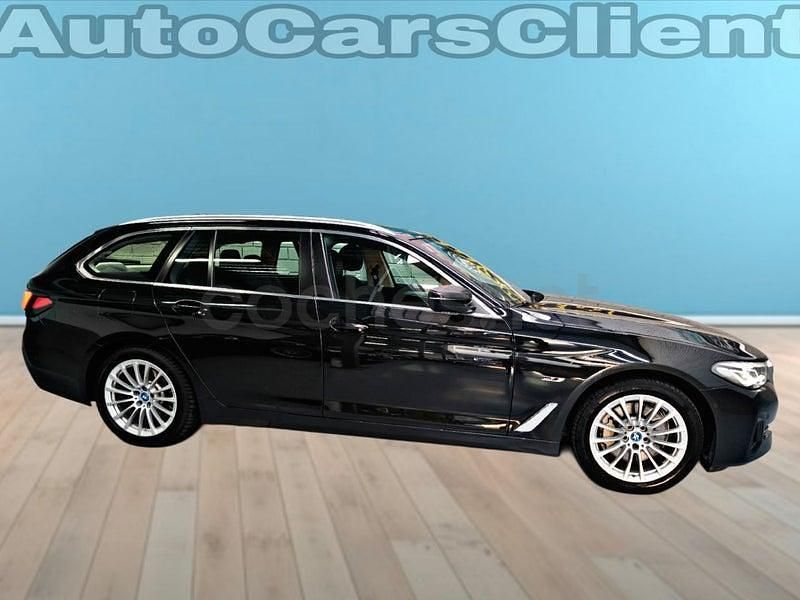 Usado BMW 530e Comfort Edition 292 CV (214 kW) 2022 Negro Familiar
