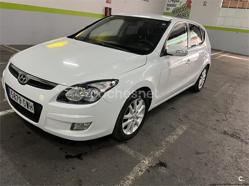 Usado Hyundai i30 Comfort 90 CV (66 kW) 2010 Blanco Berlina