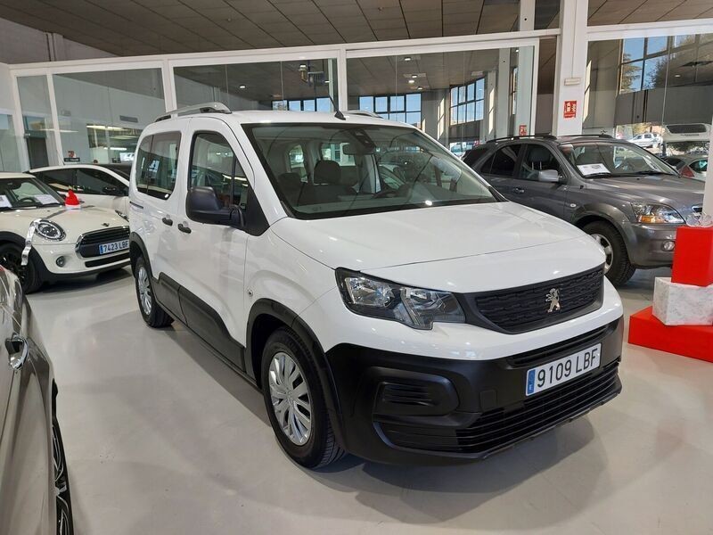 Usado Peugeot Rifter Access 100 CV (73 kW) 2019 Blanco Monovolumen