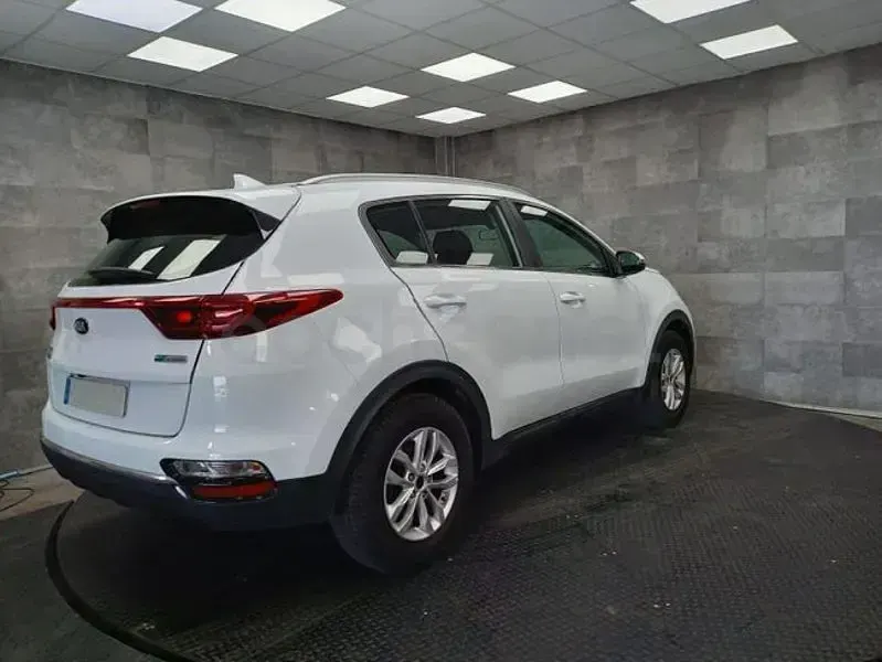 Usado Kia Sportage 115 CV (84 kW) 2020 Blanco SUV