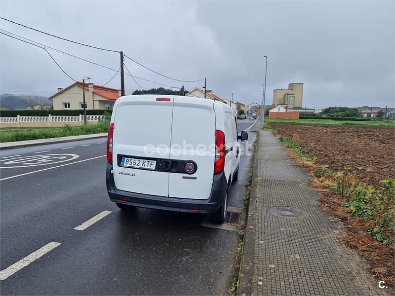 Usado Fiat Doblò 100 CV (73 kW) 2024 Blanco Monovolumen