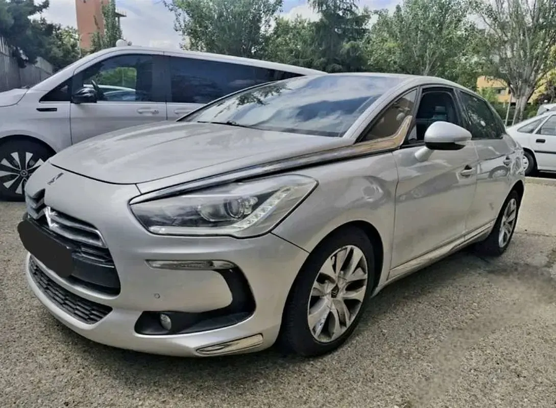 Usado Citroën DS5 163 CV (119 kW) 2013 Plateado Utilitario