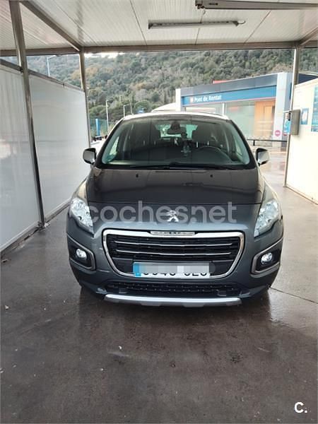 Usado Peugeot 3008 Access 130 CV (95 kW) 2016 Gris / plata Berlina