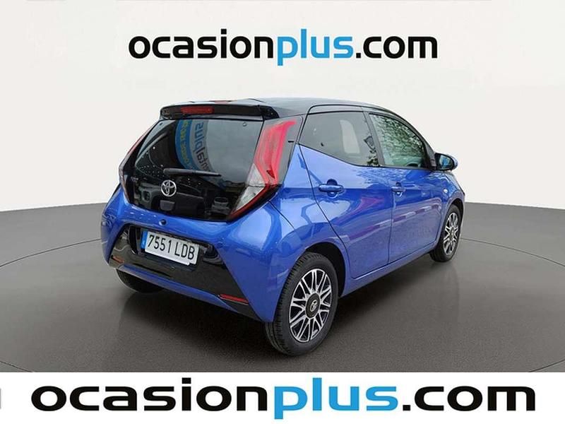 Usado Toyota Aygo X-play 72 CV (52 kW) 2019 Azul Utilitario