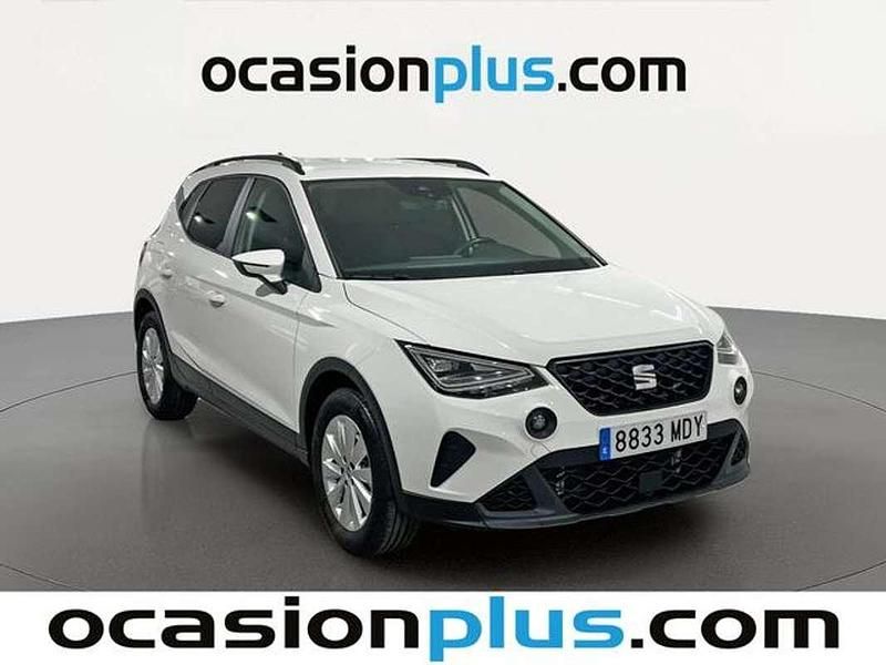 Usado Seat Arona Style 110 CV (80 kW) 2023 Blanco SUV
