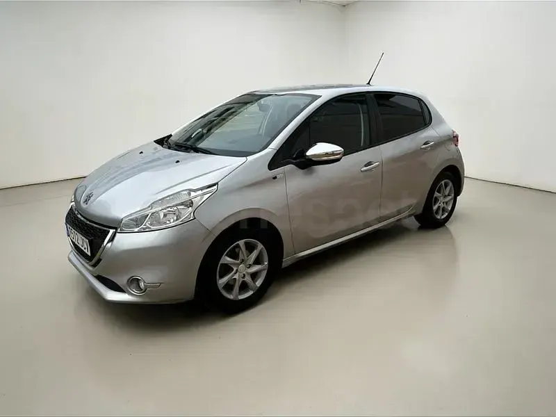Usado Peugeot 208 Style 68 CV (50 kW) 2015 Gris / plata Utilitario