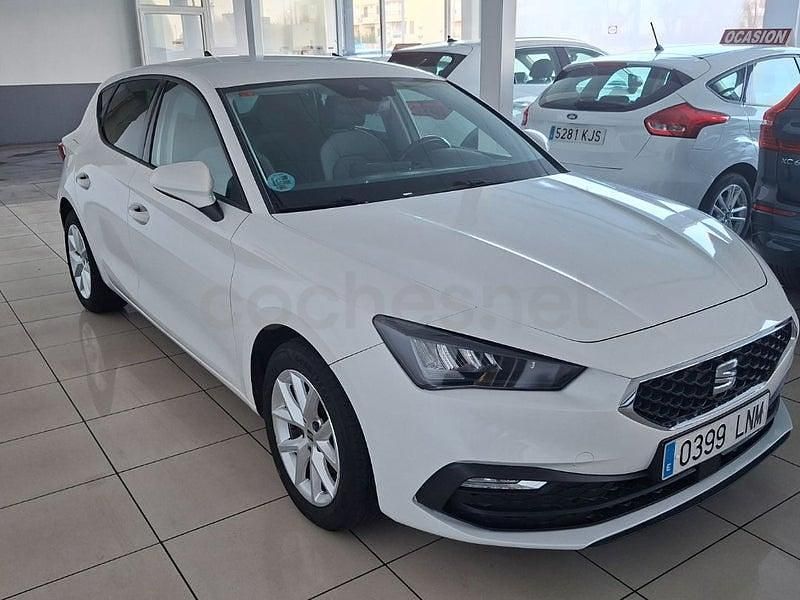 Usado Seat Leon Style 115 CV (84 kW) 2021 Blanco Berlina