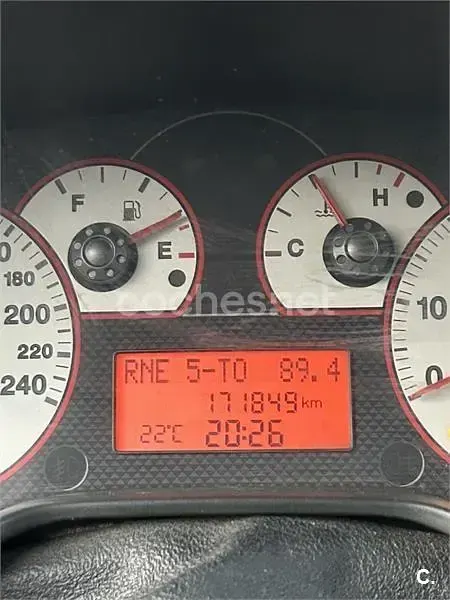 Usado Fiat Grande Punto Sport 130 CV (95 kW) 2006 Naranja Utilitario