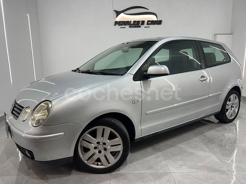 Usado VW Polo Trendline 75 CV (55 kW) 2005 Gris / plata Berlina