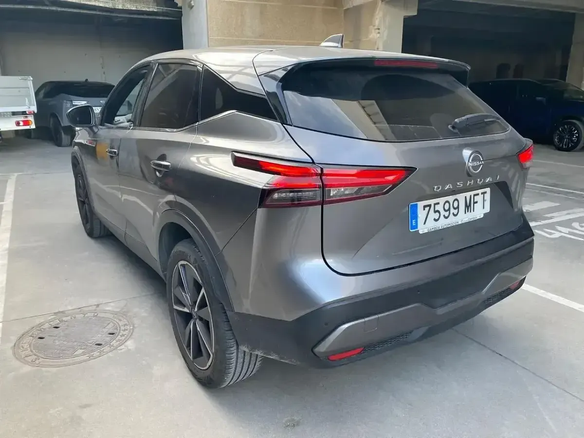 Usado Nissan Qashqai Tekna 140 CV (102 kW) 2023 Gris SUV