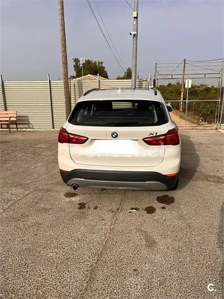 Usado BMW X1 Sport Line 150 CV (110 kW) 2017 Blanco SUV