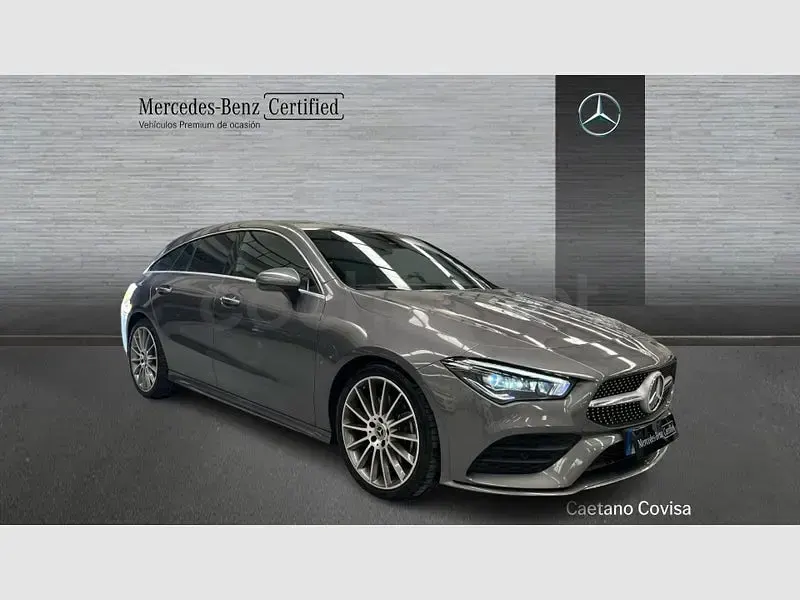 Usado Mercedes CLA200 Shooting Brake 150 CV (110 kW) 2021 Gris / plata Familiar