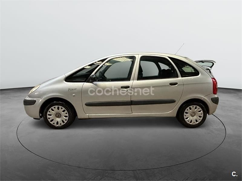 Usado Citroën Xsara Picasso 95 CV (69 kW) 2006 Beige Monovolumen